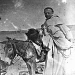Fr. Marie-Joseph Lagrange lors d'une expédition en 1890.